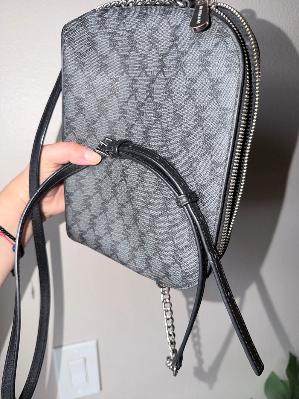 Michael Kors Crossbody Bag – Chain & Leather Strap (Gray/Black) - Picture 16 of 16